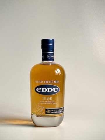 Photo d'une bouteille de spiritueux Whisky Breton Little Sumo de 70 cl teinte blanche