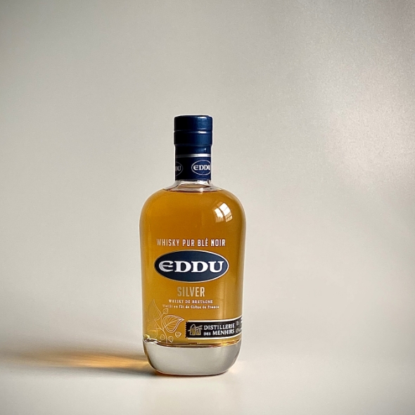 Photo d'une bouteille de spiritueux Whisky Breton Little Sumo de 70 cl teinte blanche